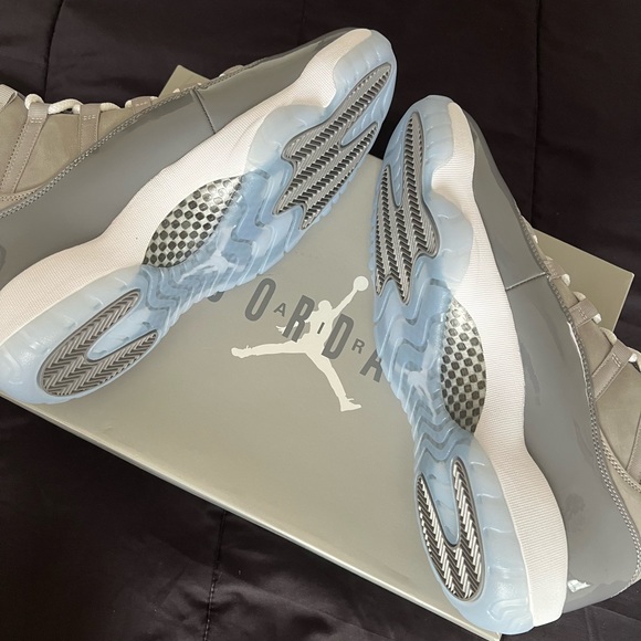Jordan 11 Cool Grey - Picture 3 of 5